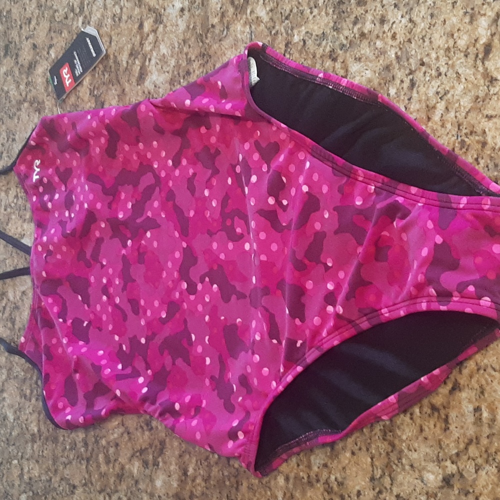 TYR Cadet Outfit NWT